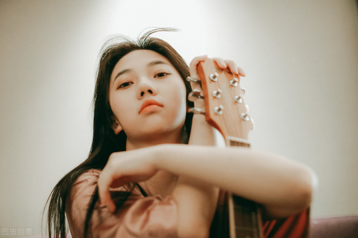 怎么做個(gè)討喜的女孩子？怎么做一個(gè)討喜的女孩子？