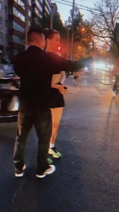 歐陽娜娜代言的產(chǎn)品（歐陽娜娜做的內(nèi)衣廣告）