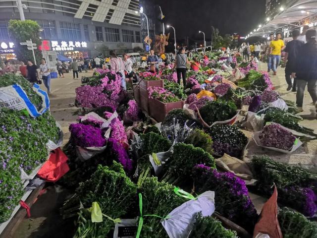 成都批發(fā)鮮花市場(chǎng)進(jìn)貨渠道在哪里，成都鮮花進(jìn)貨渠道？