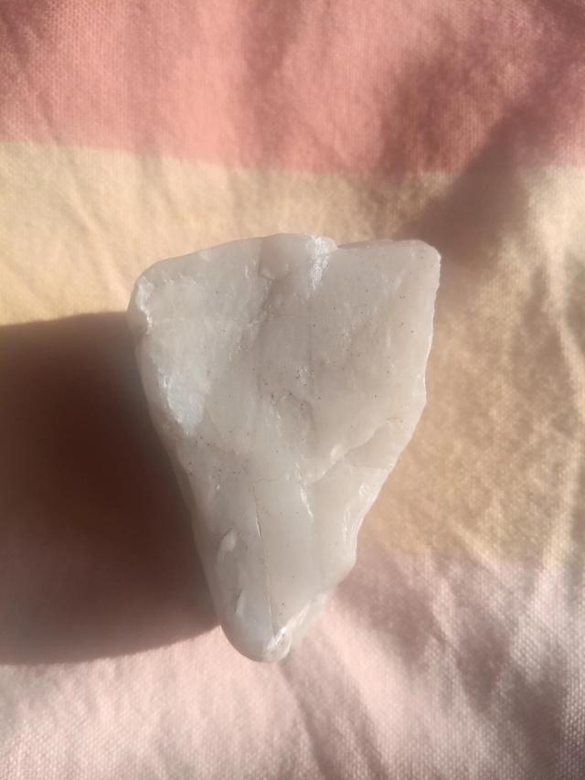 東陵玉手鐲批發(fā)圖片價格，東陵玉手鐲圖片和價格？