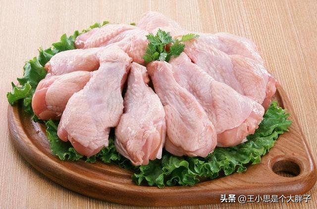 市場上的冷凍雞肉從哪里來？為何一直賣不完？安全嗎？看完就明白