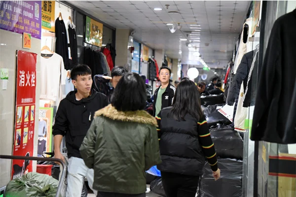 隱形車衣廠家批發(fā)，隱形車衣廠家批發(fā)電話？